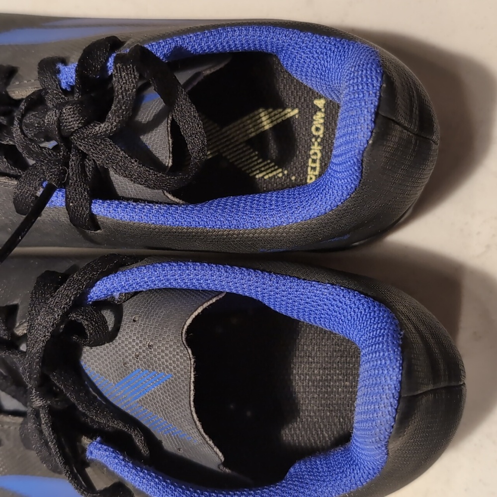 Child Adidas Speedflow.4 Indoor Soccer Shoe - Picture 6 of 7